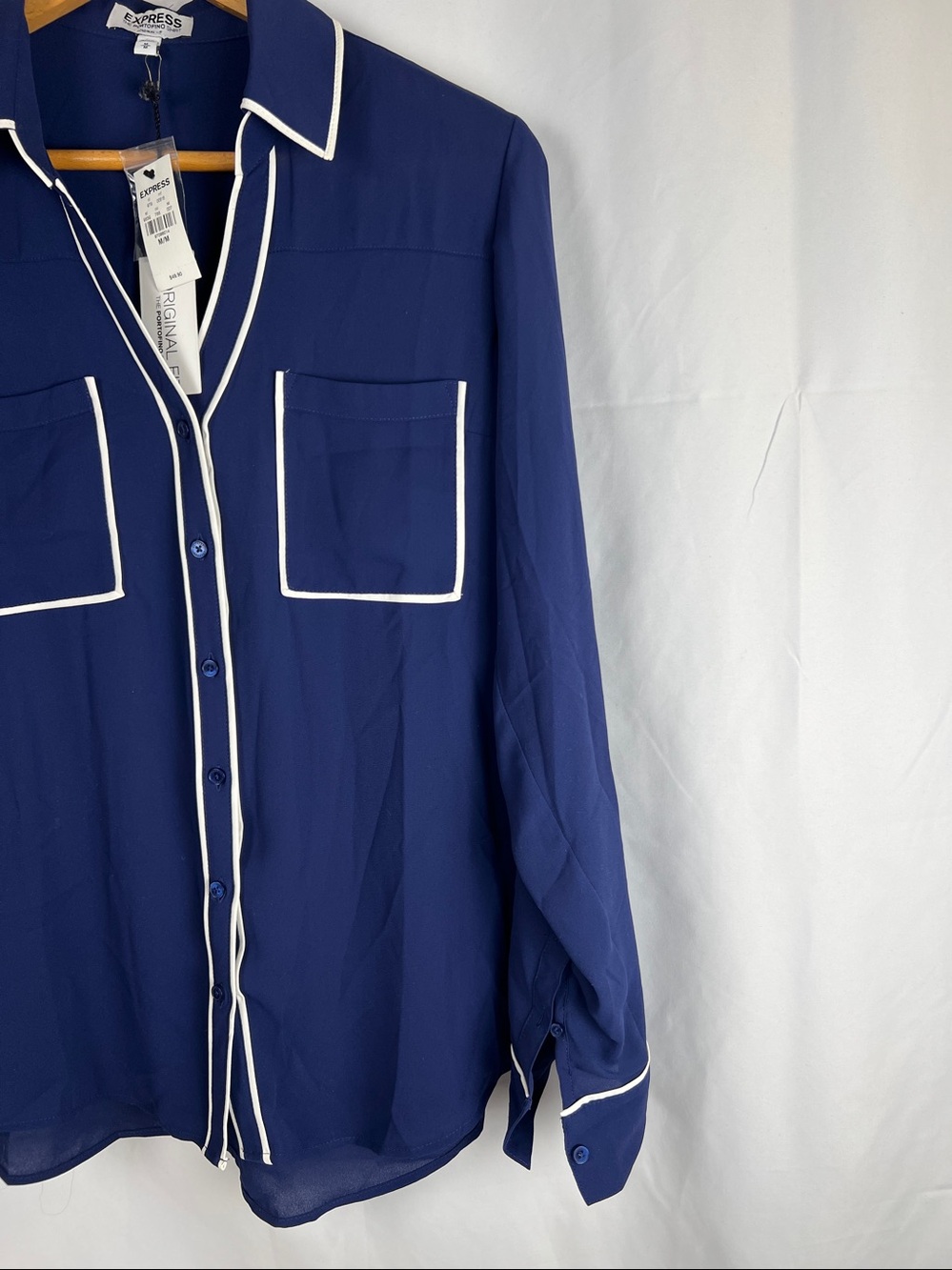 Express - NWT- The Portofino Shirt -  Navy Contrast Trim Blouse - Picture 5 of 12